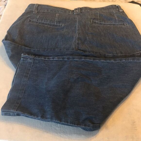 Womens capris - Picture 3 of 5